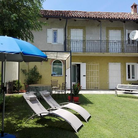 Gasthaus Casa Badinot Diano dʼAlba Exterior foto