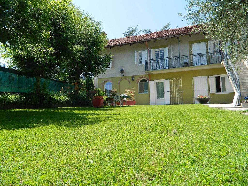 Gasthaus Casa Badinot Diano dʼAlba Zimmer foto